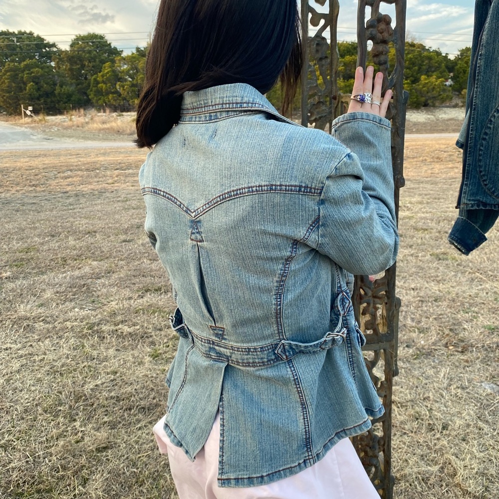 Small Jean jacket with four pockets